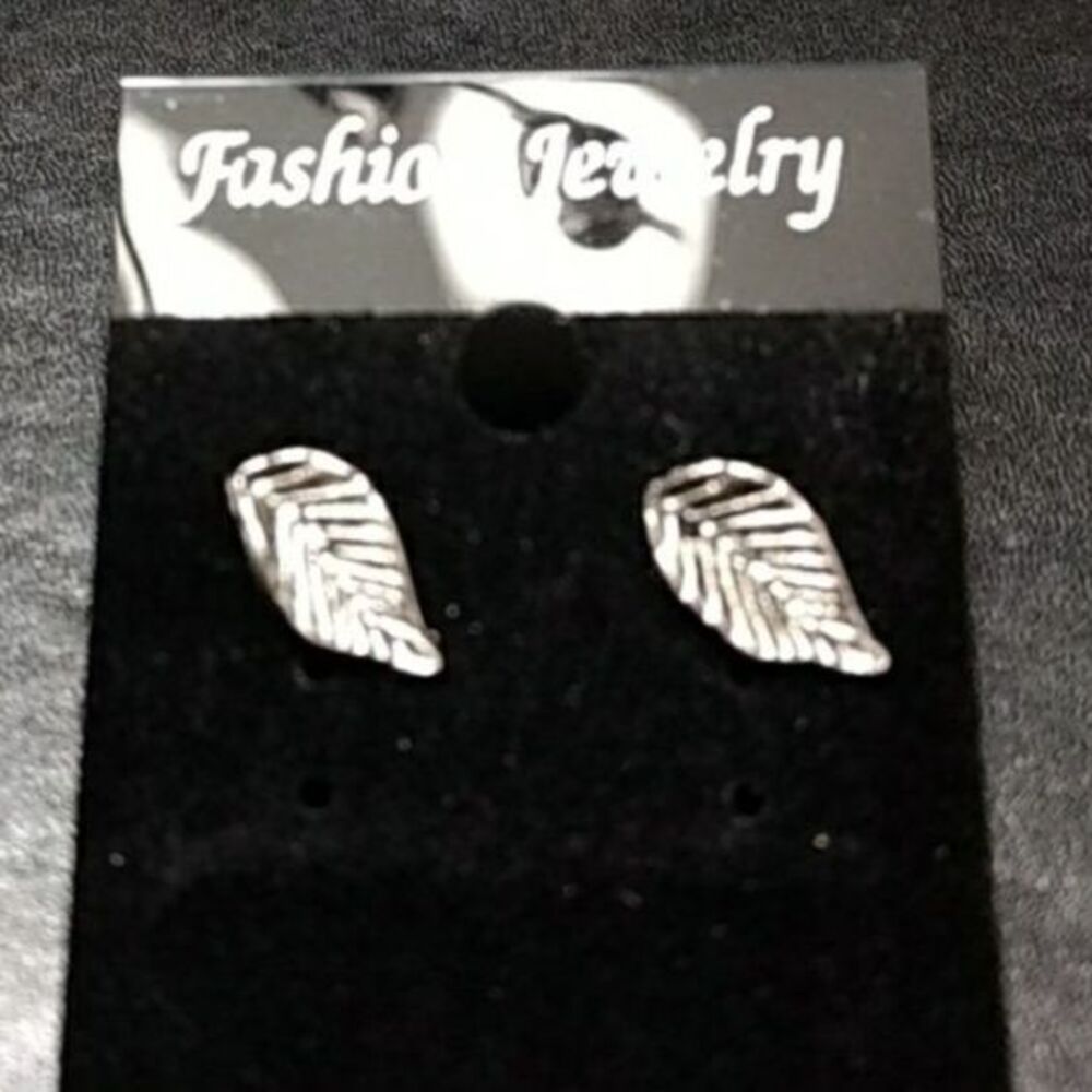 Silver tone dainty leaf earrings stud textured